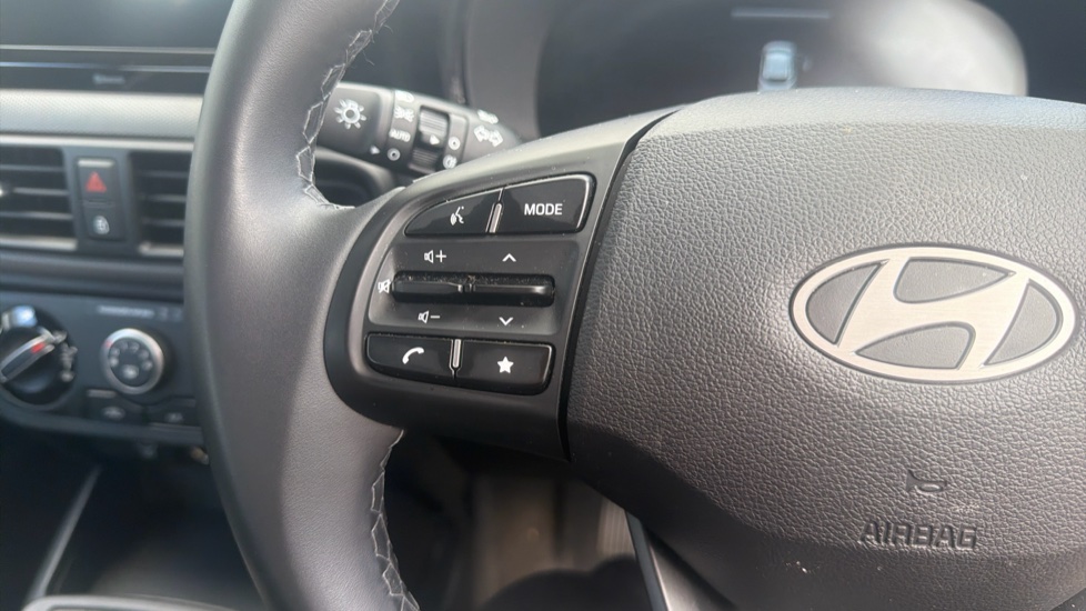 Hyundai i10 1.0 [63] Advance 5dr [Nav] Petrol Hatchback - Image 28