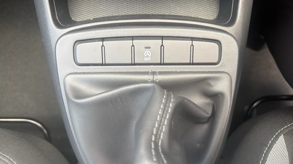 Hyundai i10 1.0 [63] Advance 5dr [Nav] Petrol Hatchback - Image 32