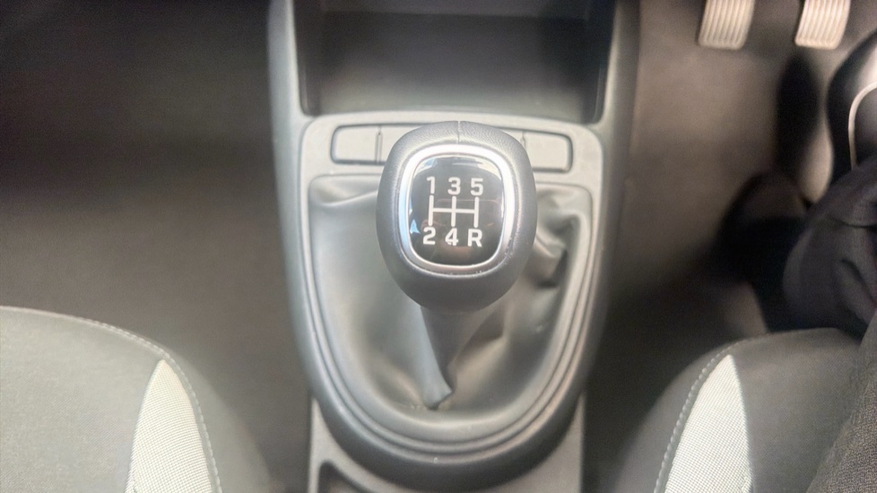 Hyundai i10 1.0 [63] Advance 5dr [Nav] Petrol Hatchback - Image 33