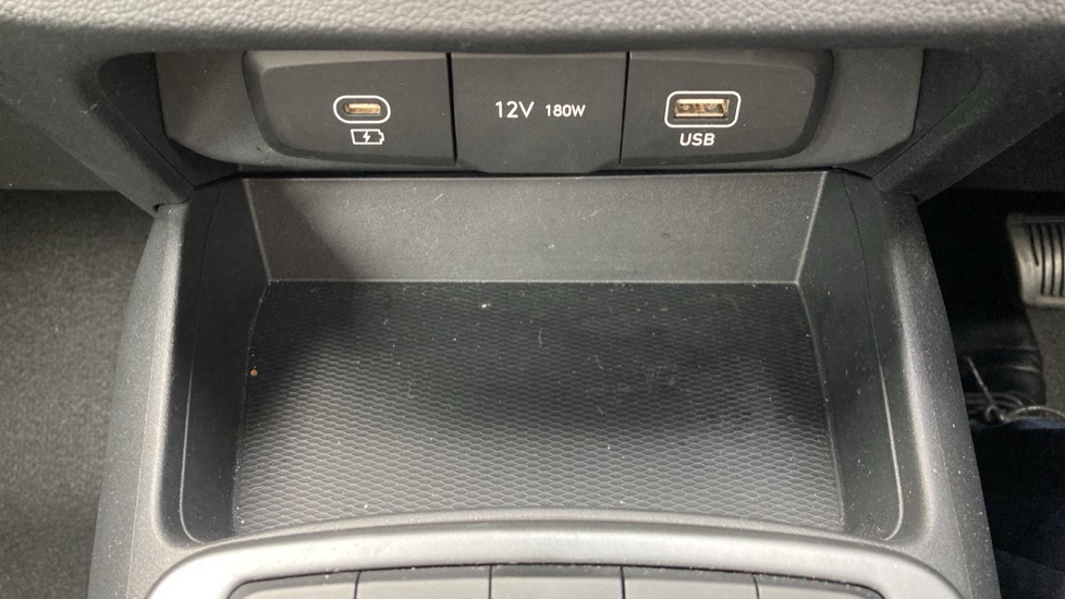 Hyundai i10 1.0 [63] Advance 5dr Auto [Nav] Petrol Hatchback - Image 31
