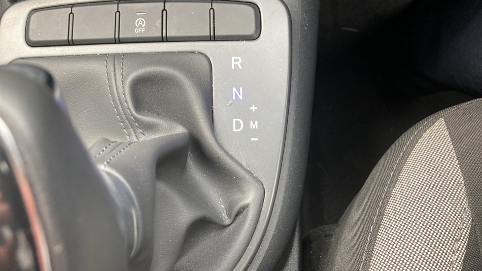 Hyundai i10 1.0 [63] Advance 5dr Auto [Nav] Petrol Hatchback - Image 32