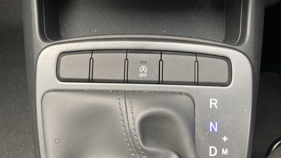 Hyundai i10 1.0 [63] Advance 5dr Auto [Nav] Petrol Hatchback - Image 33