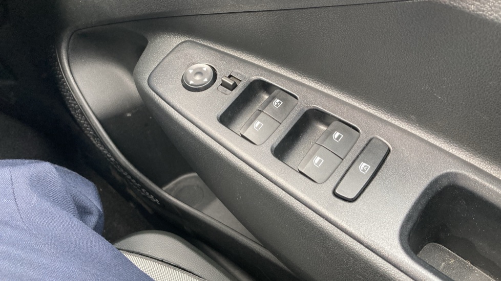 Hyundai i10 1.0 [63] Advance 5dr Auto [Nav] Petrol Hatchback - Image 43