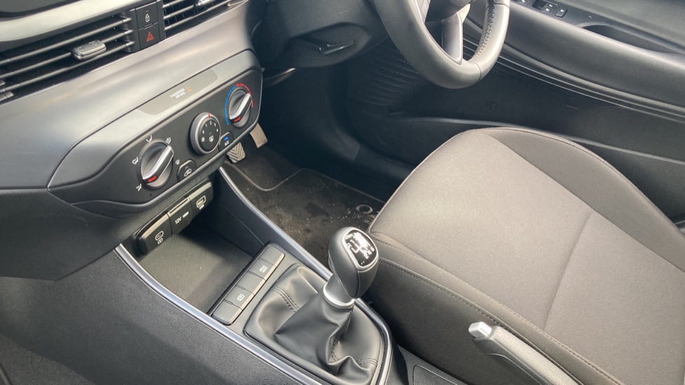 Hyundai i20 1.0T GDi Advance [Nav] 5dr Petrol Hatchback - Image 13