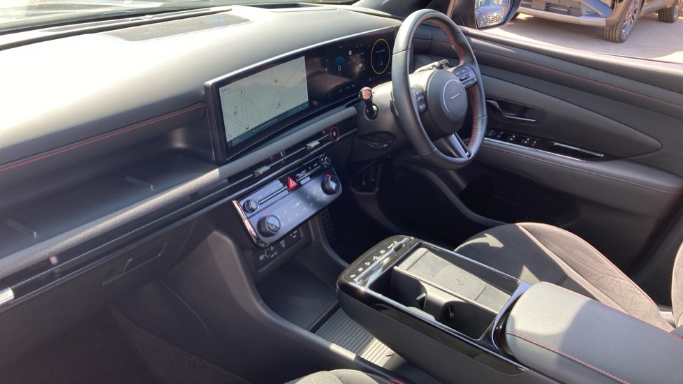 Hyundai TUCSON 1.6T Plug-in Hybrid N Line S 5dr Auto Estate - Image 9