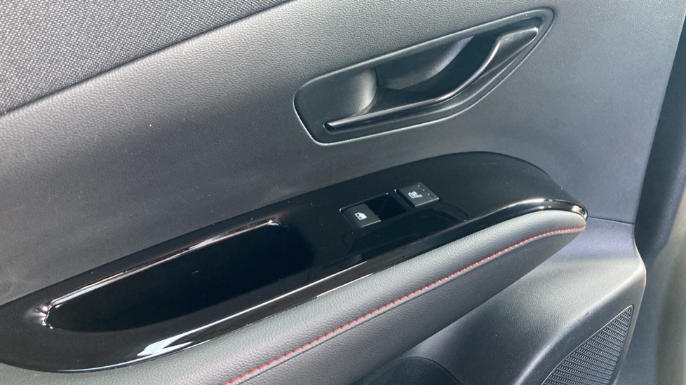Hyundai TUCSON 1.6T Plug-in Hybrid N Line S 5dr Auto Estate - Image 33