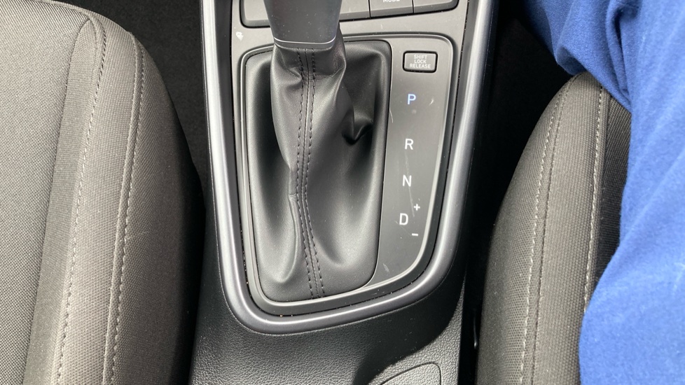Hyundai i20 1.0T GDi Advance 5dr DCT Petrol Hatchback - Image 33