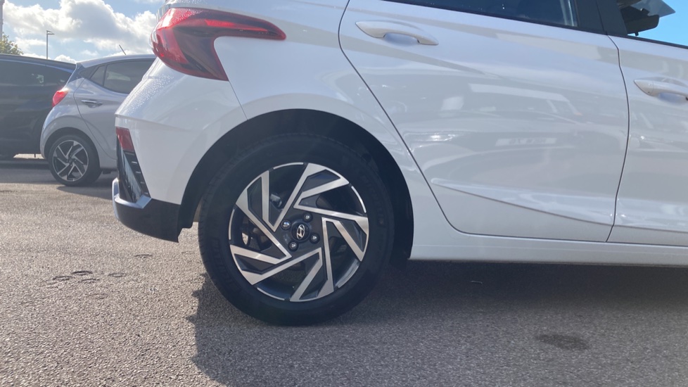 Hyundai i20 1.0T GDi Advance 5dr DCT Petrol Hatchback - Image 7