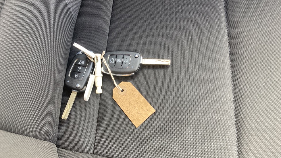 Hyundai i20 1.0T GDi Advance 5dr DCT Petrol Hatchback - Image 20