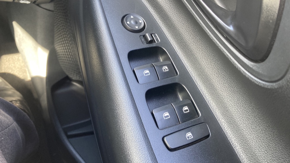 Hyundai i20 1.0T GDi Advance 5dr DCT Petrol Hatchback - Image 24