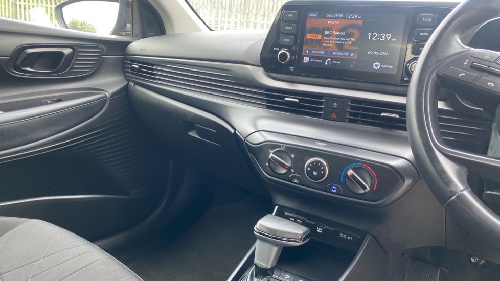 Hyundai BAYON 1.0 TGDi 48V MHEV SE Connect 5dr DCT Petrol Hatchback - Image 14
