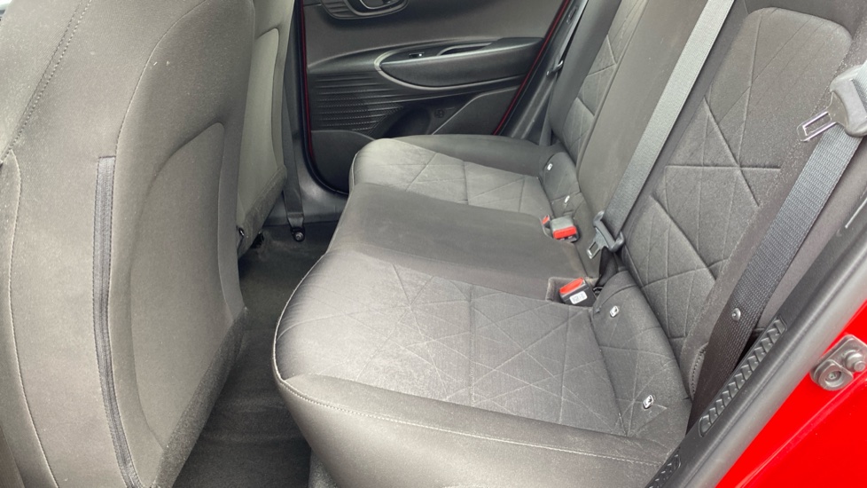 Hyundai BAYON 1.0 TGDi 48V MHEV SE Connect 5dr DCT Petrol Hatchback - Image 17