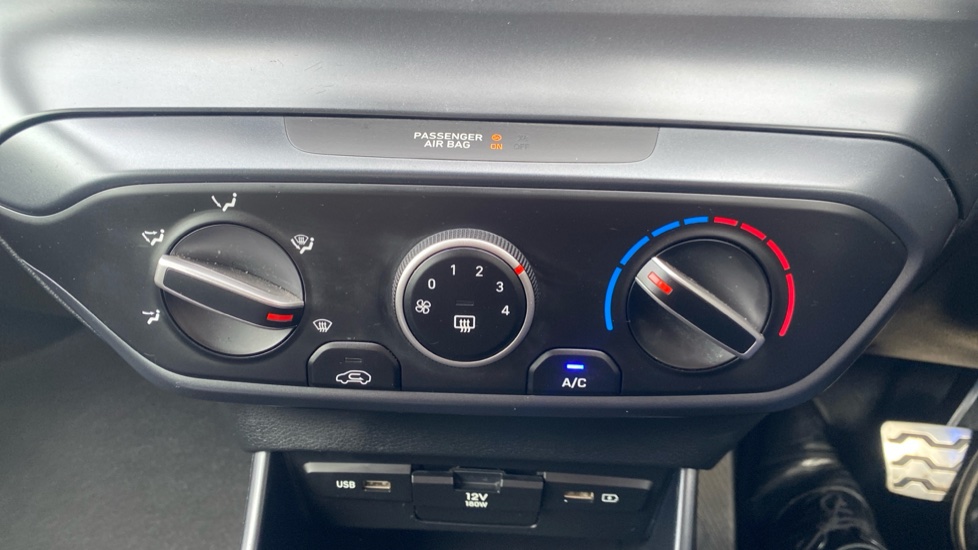 Hyundai BAYON 1.0 TGDi 48V MHEV SE Connect 5dr DCT Petrol Hatchback - Image 28