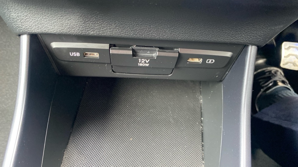 Hyundai BAYON 1.0 TGDi 48V MHEV SE Connect 5dr DCT Petrol Hatchback - Image 30