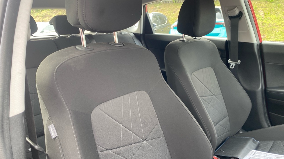 Hyundai BAYON 1.0 TGDi 48V MHEV SE Connect 5dr DCT Petrol Hatchback - Image 34