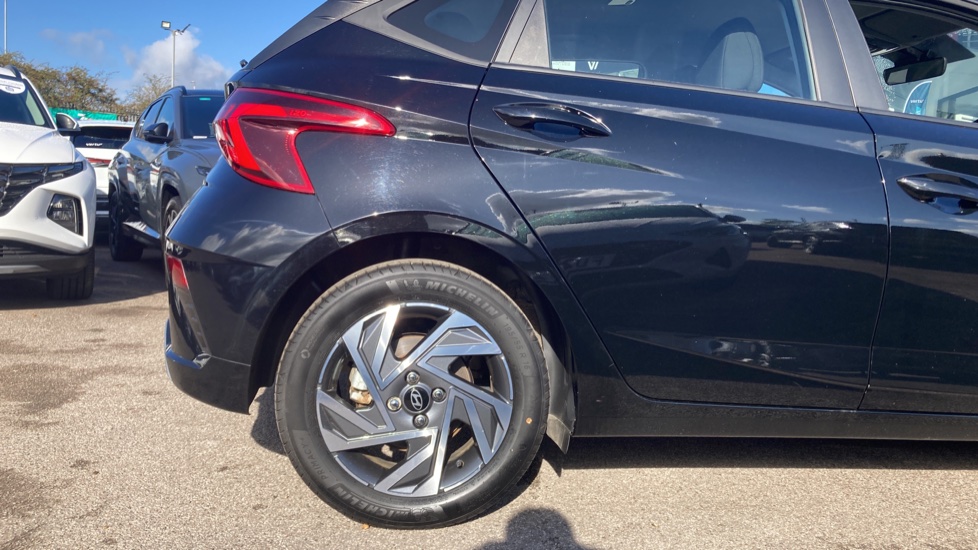 Hyundai i20 1.0T GDi Advance 5dr DCT Petrol Hatchback - Image 7