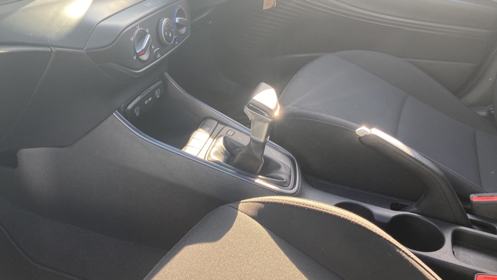 Hyundai i20 1.0T GDi Advance 5dr DCT Petrol Hatchback - Image 13