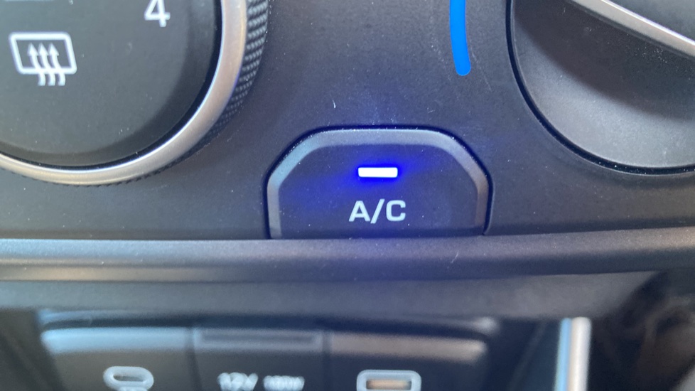 Hyundai i20 1.0T GDi Advance 5dr DCT Petrol Hatchback - Image 25