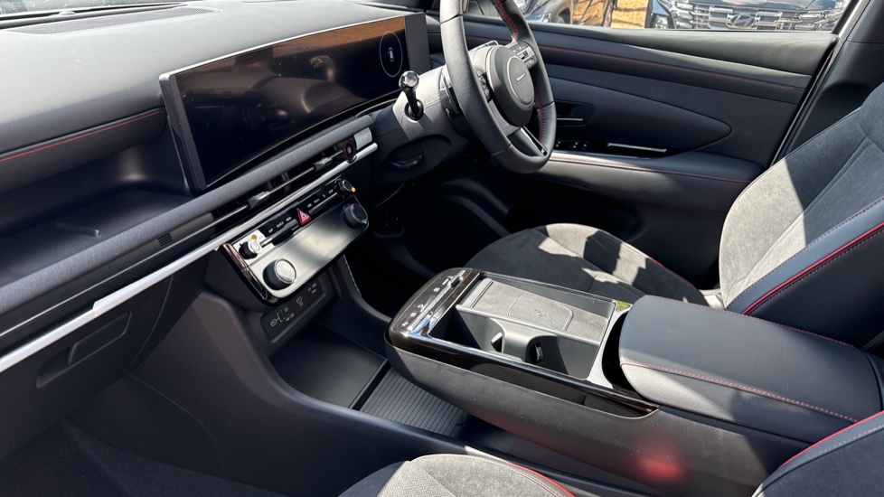 Hyundai TUCSON 1.6T Hybrid N Line 5dr Auto Hybrid Estate - Image 9