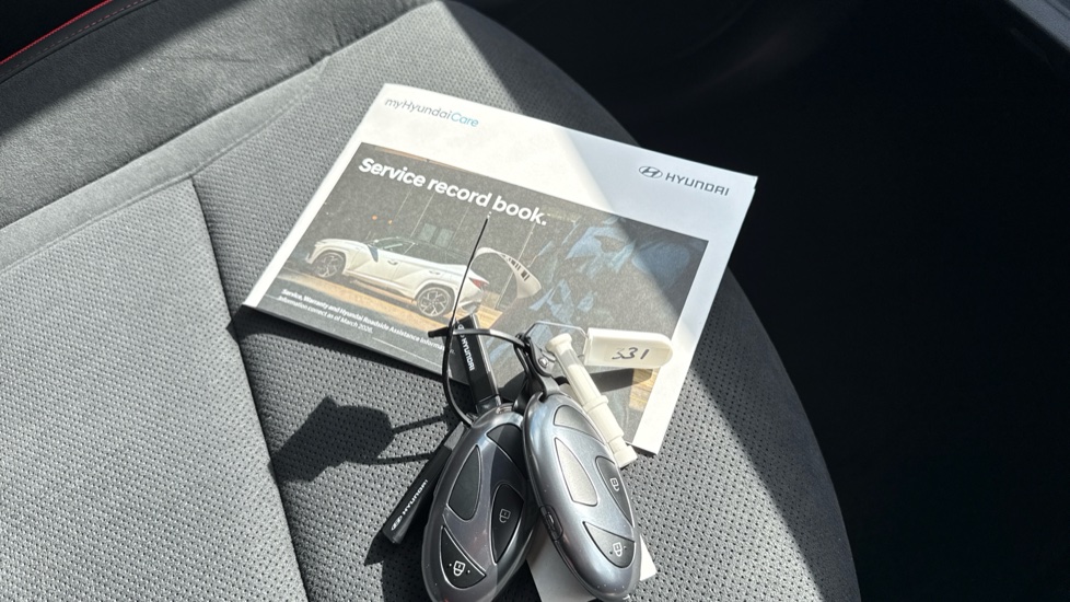 Hyundai TUCSON 1.6T Hybrid N Line 5dr Auto Hybrid Estate - Image 19