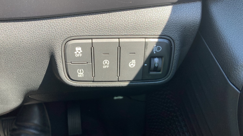 Hyundai i20 1.0T GDi 90 Black Line 5dr DCT Petrol Hatchback - Image 27