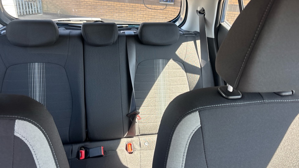 Hyundai i10 1.0 Advance 5dr Auto Petrol Hatchback - Image 15