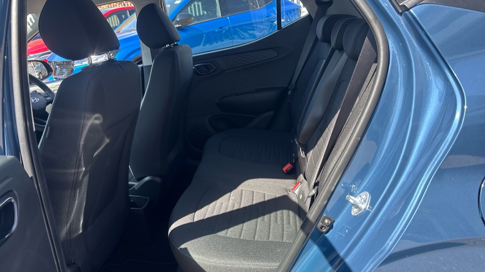 Hyundai i10 1.0 Advance 5dr Auto Petrol Hatchback - Image 16
