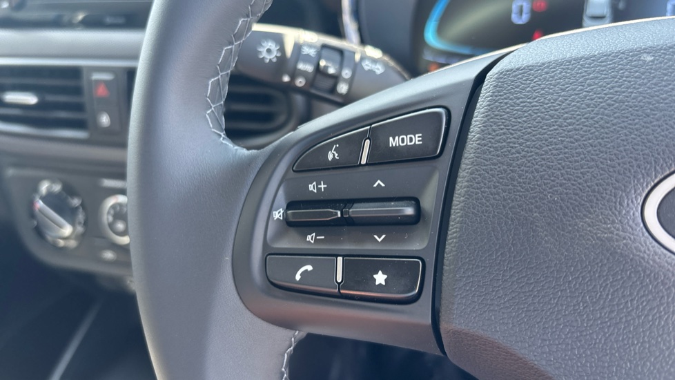 Hyundai i10 1.0 Advance 5dr Auto Petrol Hatchback - Image 22