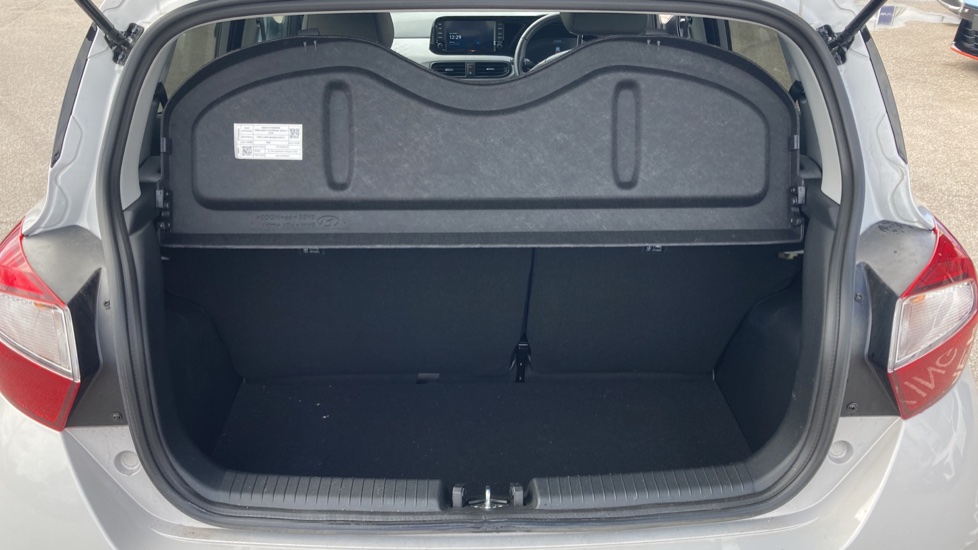 Hyundai i10 1.0 [63] Premium 5dr Auto [Nav] Petrol Hatchback - Image 4