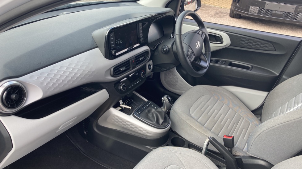 Hyundai i10 1.0 [63] Premium 5dr Auto [Nav] Petrol Hatchback - Image 9