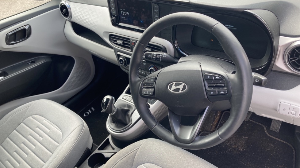 Hyundai i10 1.0 [63] Premium 5dr Auto [Nav] Petrol Hatchback - Image 11