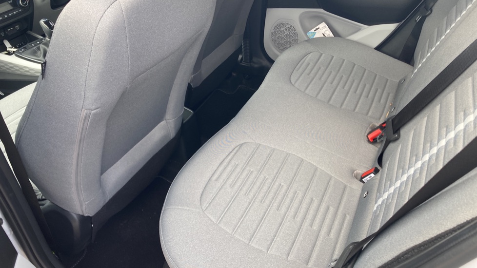 Hyundai i10 1.0 [63] Premium 5dr Auto [Nav] Petrol Hatchback - Image 16