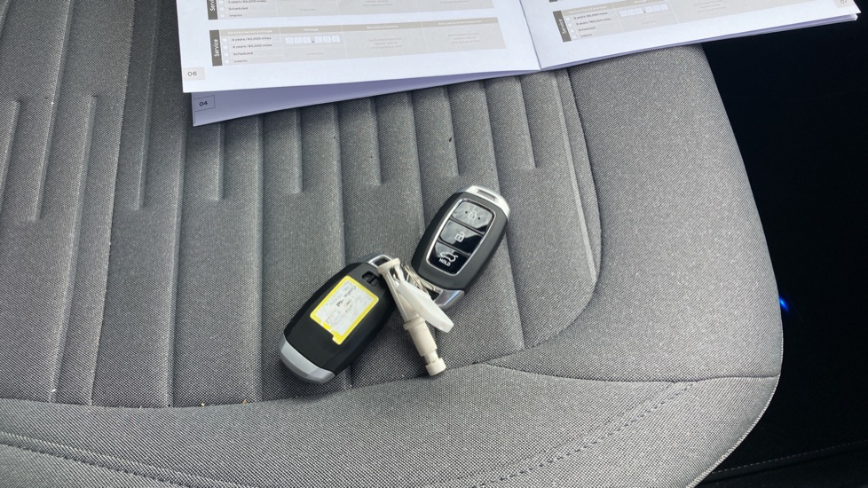 Hyundai i10 1.0 [63] Premium 5dr Auto [Nav] Petrol Hatchback - Image 20