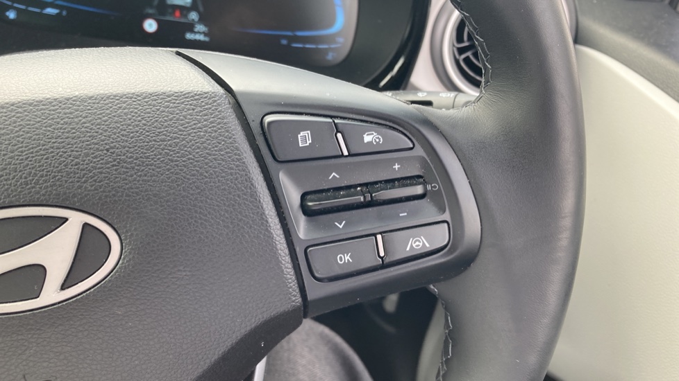 Hyundai i10 1.0 [63] Premium 5dr Auto [Nav] Petrol Hatchback - Image 23
