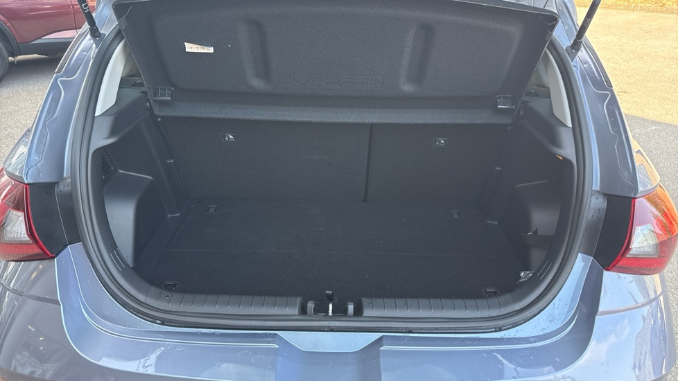 Hyundai i20 1.0T GDi Premium 5dr DCT Petrol Hatchback - Image 4