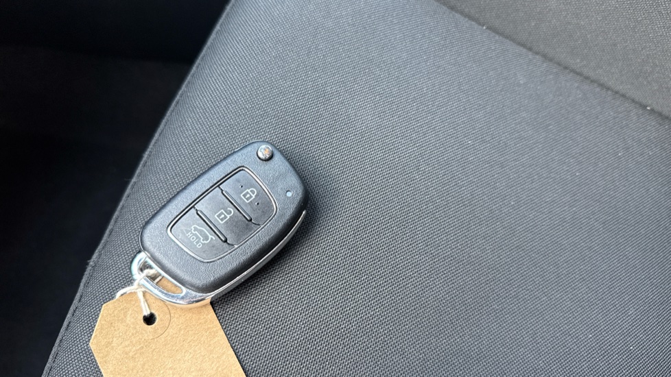 Hyundai i20 1.0T GDi Premium 5dr DCT Petrol Hatchback - Image 20