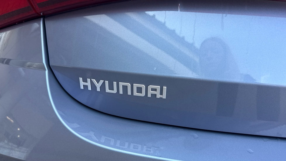 Hyundai i20 1.0T GDi Premium 5dr DCT Petrol Hatchback - Image 27