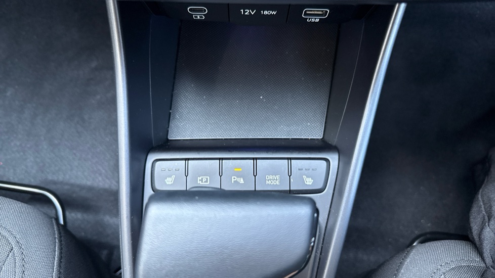 Hyundai i20 1.0T GDi Premium 5dr DCT Petrol Hatchback - Image 44