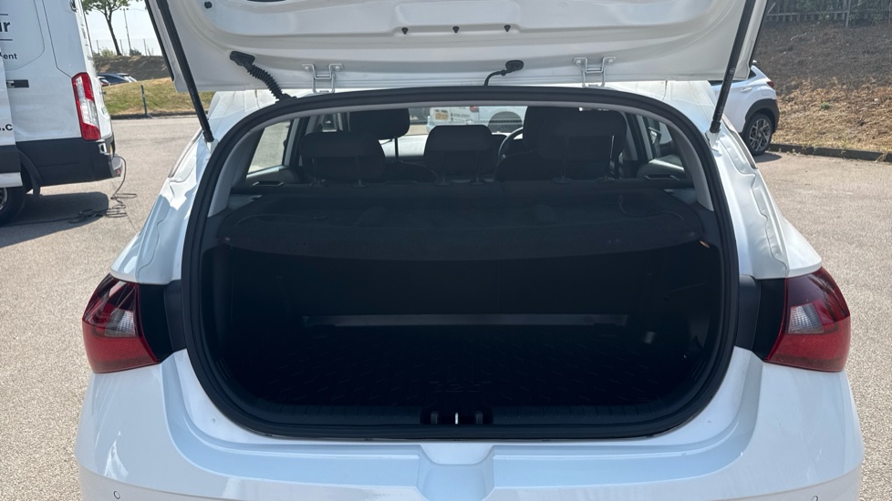 Hyundai i20 1.0T GDi 48V MHD SE Connect 5dr Petrol Hatchback - Image 4