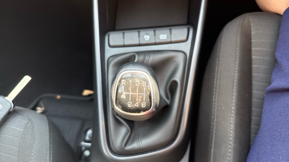Hyundai i20 1.0T GDi 48V MHD SE Connect 5dr Petrol Hatchback - Image 21