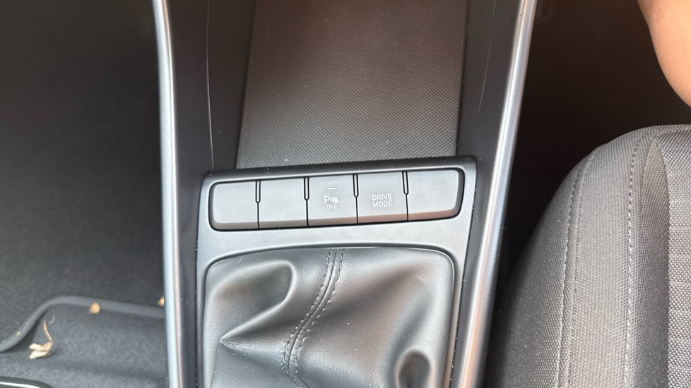Hyundai i20 1.0T GDi 48V MHD SE Connect 5dr Petrol Hatchback - Image 22