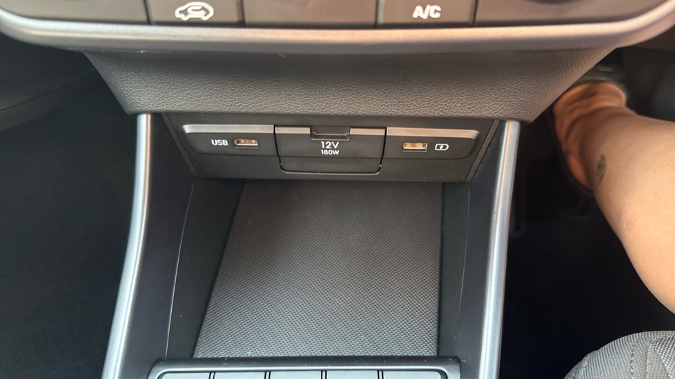 Hyundai i20 1.0T GDi 48V MHD SE Connect 5dr Petrol Hatchback - Image 23