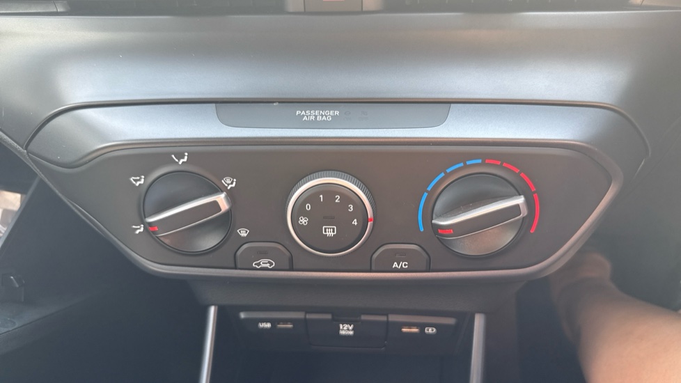 Hyundai i20 1.0T GDi 48V MHD SE Connect 5dr Petrol Hatchback - Image 24