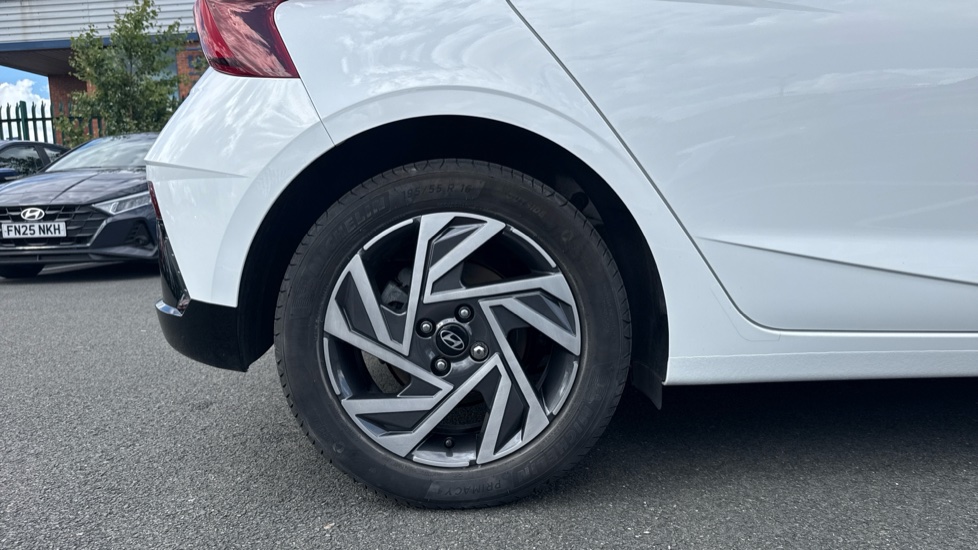 Hyundai i20 1.0T GDi Advance 5dr Petrol Hatchback - Image 7