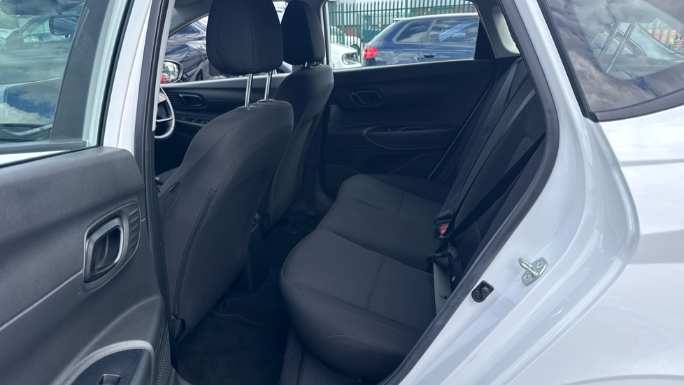 Hyundai i20 1.0T GDi Advance 5dr Petrol Hatchback - Image 16