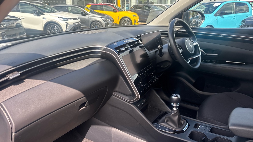 Hyundai TUCSON 1.6 TGDi Premium 5dr 2WD Petrol Estate - Image 9