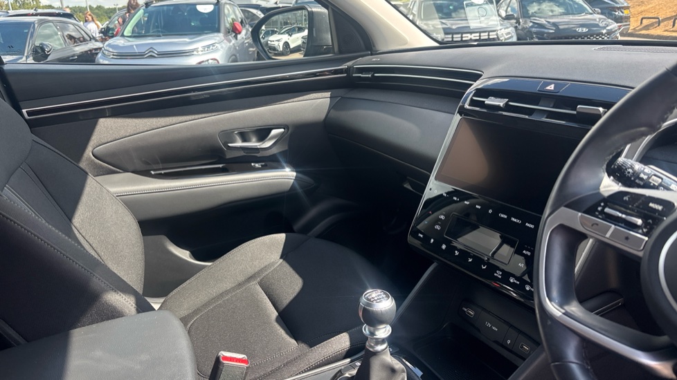 Hyundai TUCSON 1.6 TGDi Premium 5dr 2WD Petrol Estate - Image 14
