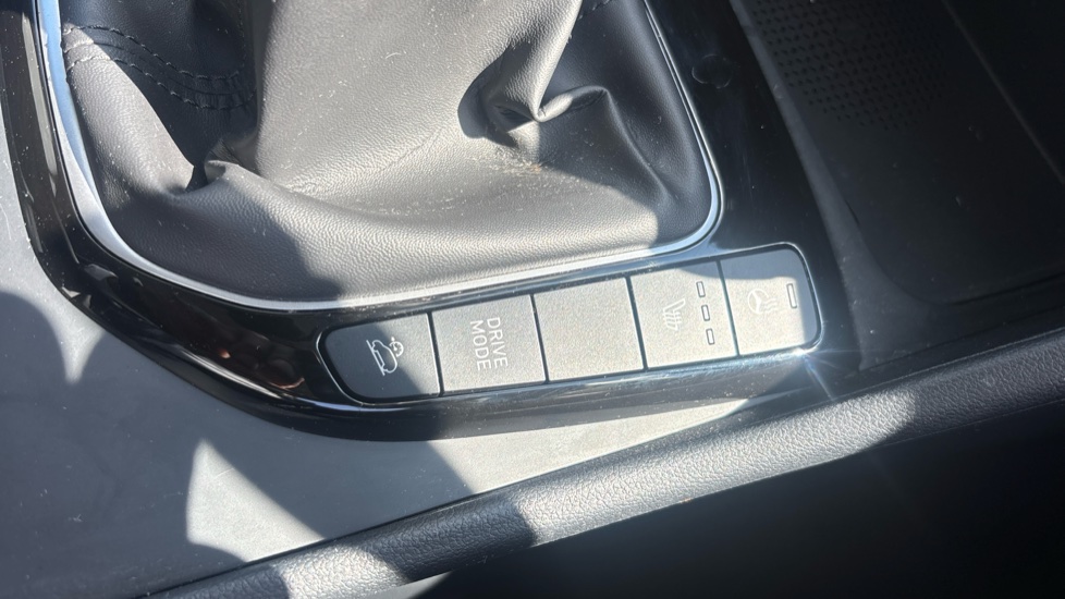 Hyundai TUCSON 1.6 TGDi Premium 5dr 2WD Petrol Estate - Image 27