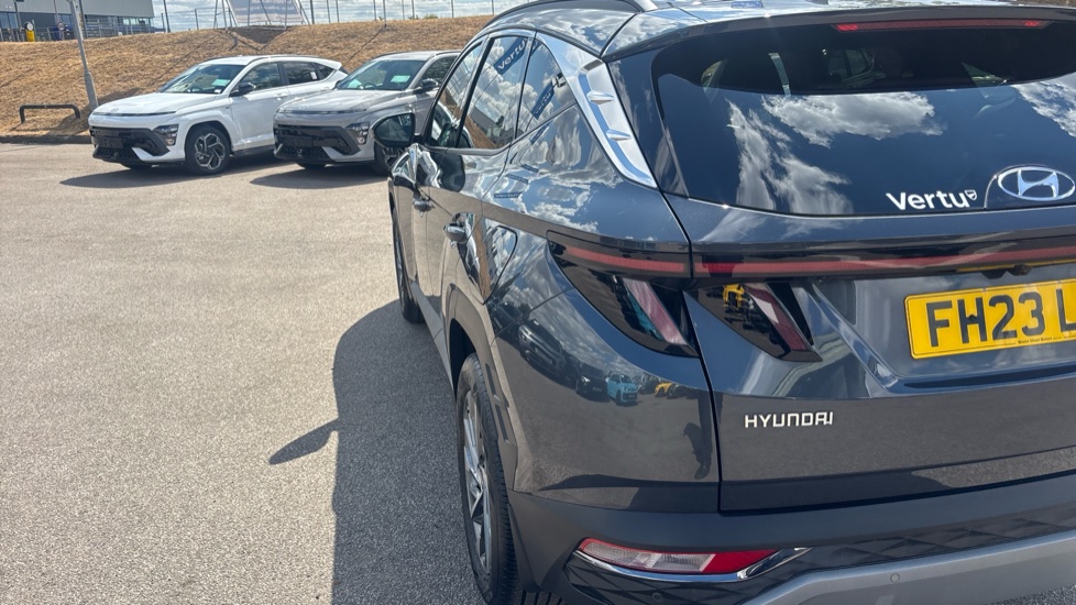 Hyundai TUCSON 1.6 TGDi Premium 5dr 2WD Petrol Estate - Image 31