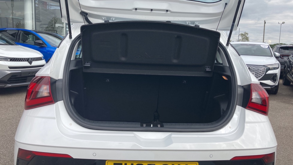 Hyundai i20 1.0T GDi Advance [Nav] 5dr Petrol Hatchback - Image 4